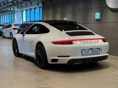 PORSCHE 911 - 5