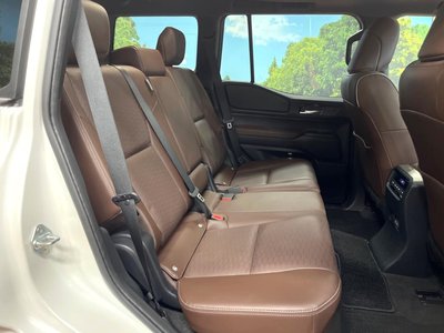 TOYOTA LAND CRUISER 250 - 9