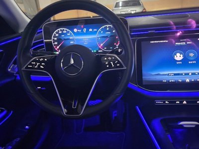 MERCEDES-BENZ E-CLASS - 7