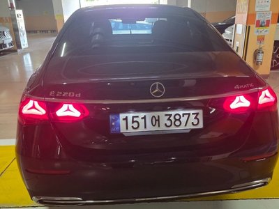 MERCEDES-BENZ E-CLASS - 5