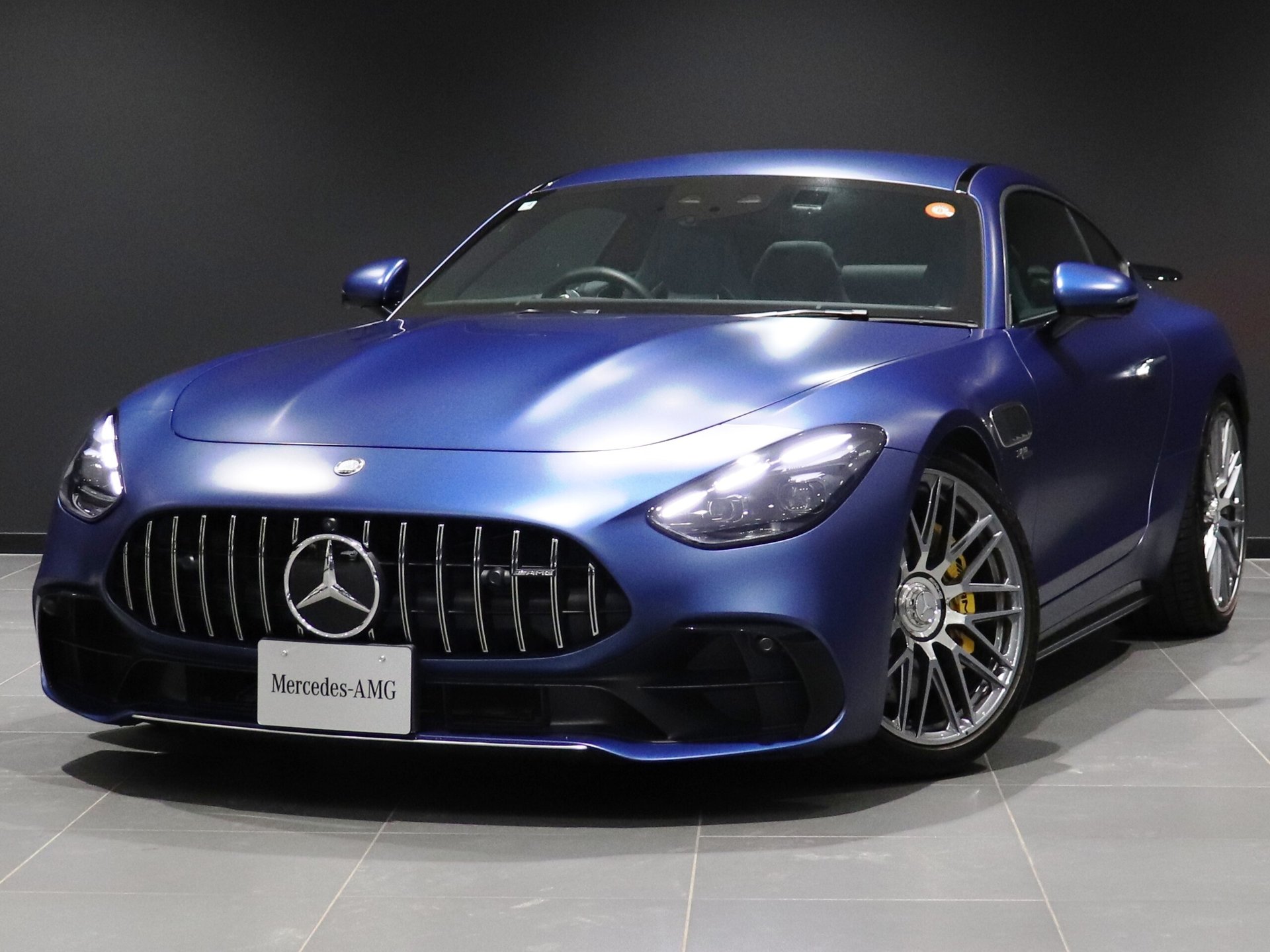 MERCEDES-BENZ GT AMG - View 1