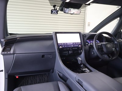 2023 Toyota ALPHARD — фото 3