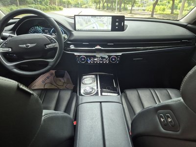 GENESIS G80 (RG3) - 10