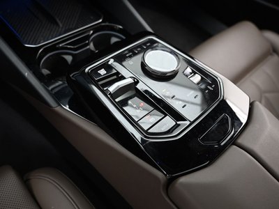 2024 BMW 5 SERIES 照片 9
