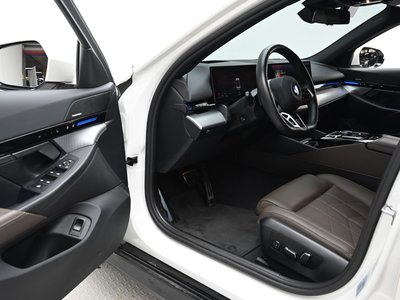 2024 BMW 5 SERIES 缩略图 11