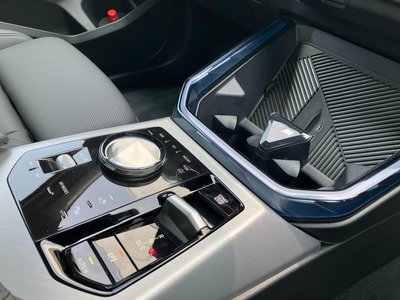 صورة مصغرة 24 لـ 2025 BMW X3