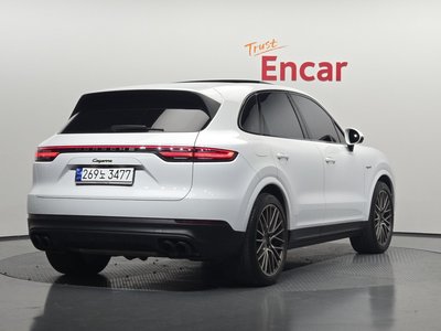 PORSCHE CAYENNE - 4