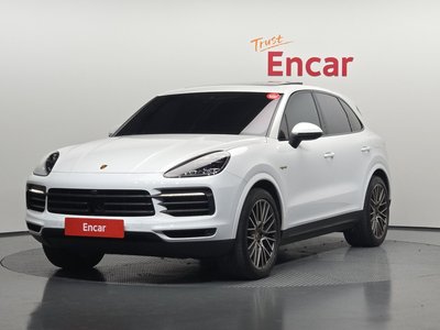 PORSCHE CAYENNE - 1