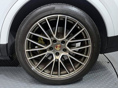 PORSCHE CAYENNE - 8