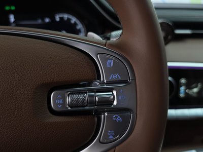 2023 Genesis GV70 — миниатюра 22