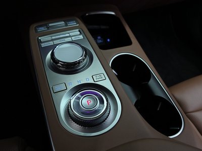 2023 Genesis GV70 — миниатюра 12