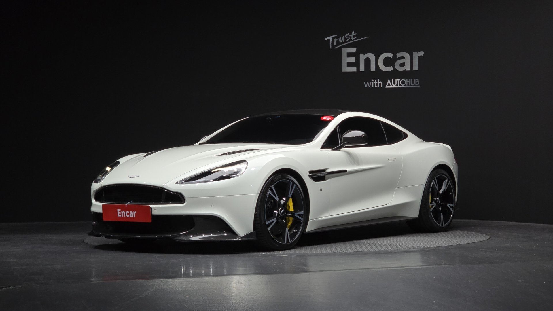 ASTON MARTIN VANQUISH S - View 1