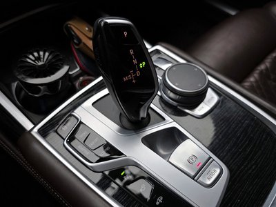 BMW 7 SERIES - 9