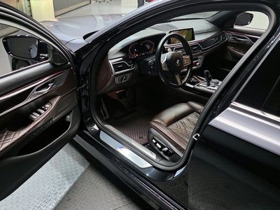 BMW 7 SERIES - 10