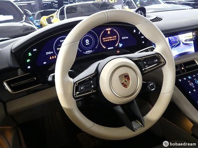 2023 Porsche TAYCAN — миниатюра 11