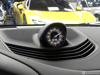 2023 Porsche TAYCAN — миниатюра 13