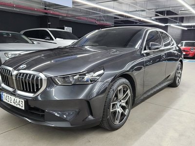 BMW 5 SERIES - 1