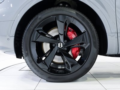 BENTLEY BENTAYGA - 6