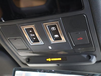 2023 LAND Rover DEFENDER thumbnail 21