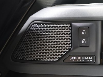 2023 LAND Rover DEFENDER thumbnail 30