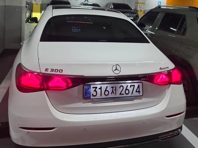 MERCEDES-BENZ E-CLASS - 3