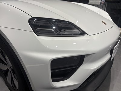 PORSCHE MACAN - 4
