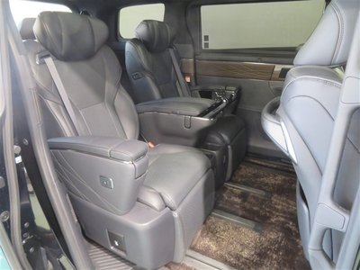 صورة 7 لـ 2024 Toyota VELLFIRE