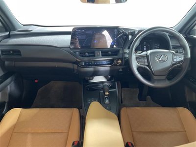 2024 Lexus UX 照片 2