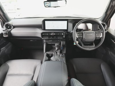 TOYOTA LAND CRUISER - 2