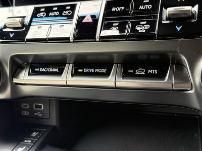 صورة مصغرة 32 لـ 2024 Lexus LX