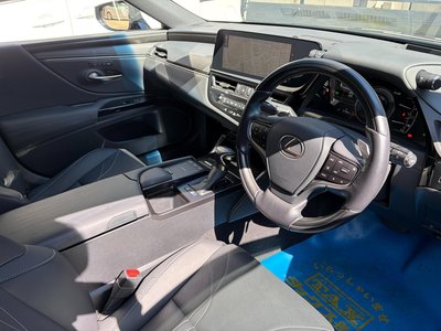 2021 Lexus ES — миниатюра 28