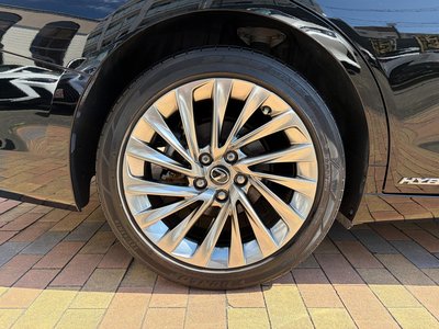 2021 Lexus ES — миниатюра 23