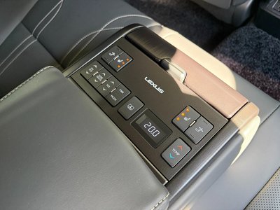 2021 Lexus ES — миниатюра 34