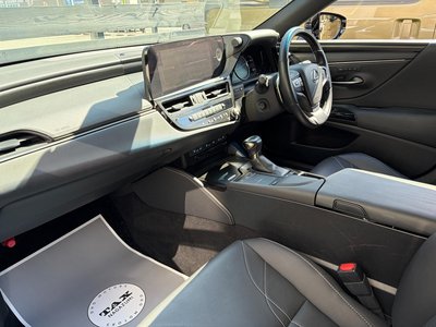 2021 Lexus ES — миниатюра 30