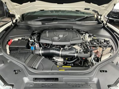 صورة 9 لـ 2022 Maserati LEVANTE