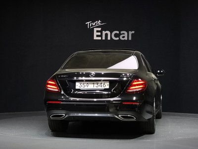 MERCEDES-BENZ E-CLASS - 3