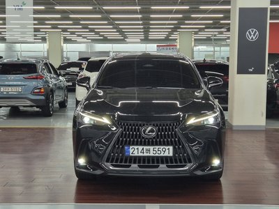 صورة 2 لـ 2025 Lexus NX