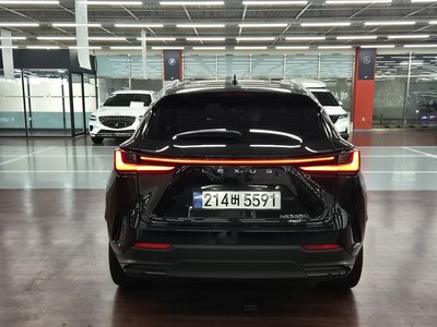صورة 3 لـ 2025 Lexus NX