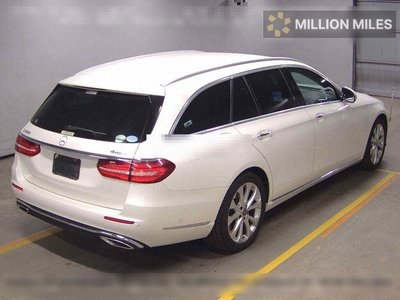 MERCEDES-BENZ E-CLASS - 5