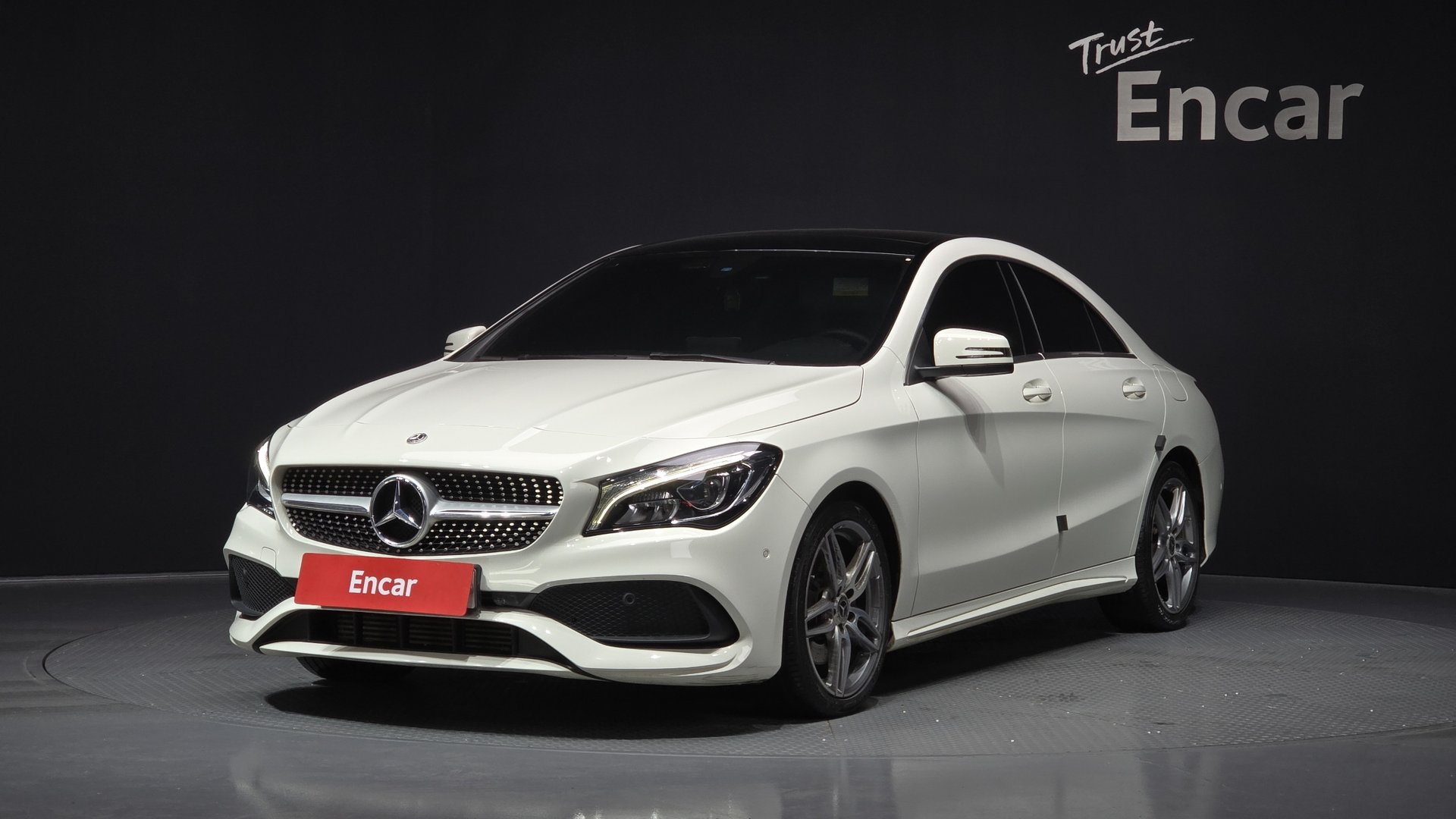 MERCEDES-BENZ CLA - View 1