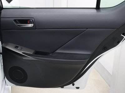 2024 Lexus IS thumbnail 18