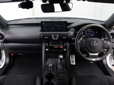 2024 Lexus IS thumbnail 13
