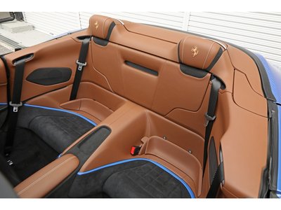 2025 Ferrari ROMA SPIDER 照片 13