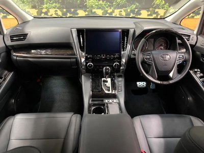 TOYOTA ALPHARD - 2