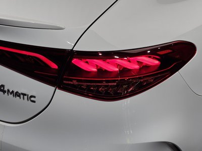 MERCEDES-BENZ EQE - 10