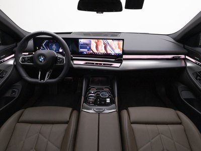 2025 BMW 5 SERIES — фото 4