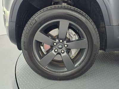 LAND ROVER DEFENDER - 6