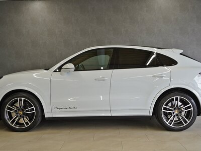 PORSCHE CAYENNE COUPE - 10
