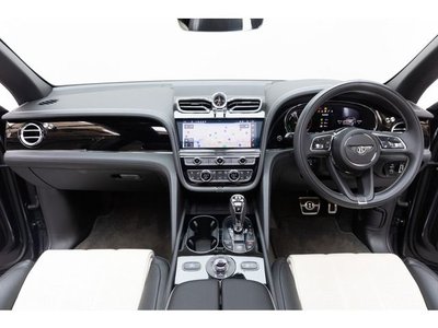 صورة 2 لـ 2022 Bentley BENTAYGA