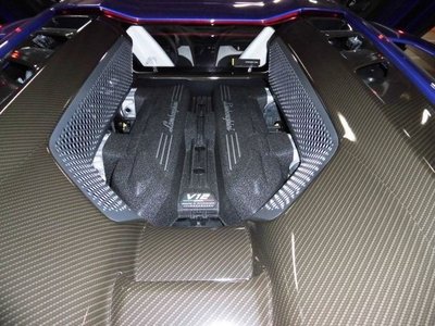 LAMBORGHINI REVUELTO - 8